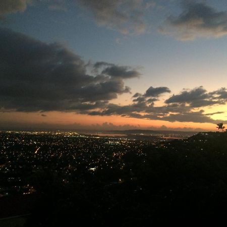 Hill Retreat - Kingston Hotel ภายนอก รูปภาพ