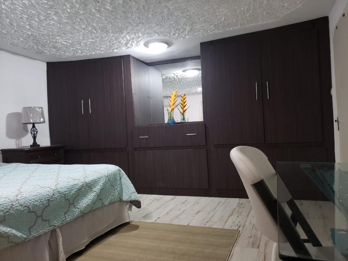 Hill Retreat - Kingston Hotel ภายนอก รูปภาพ