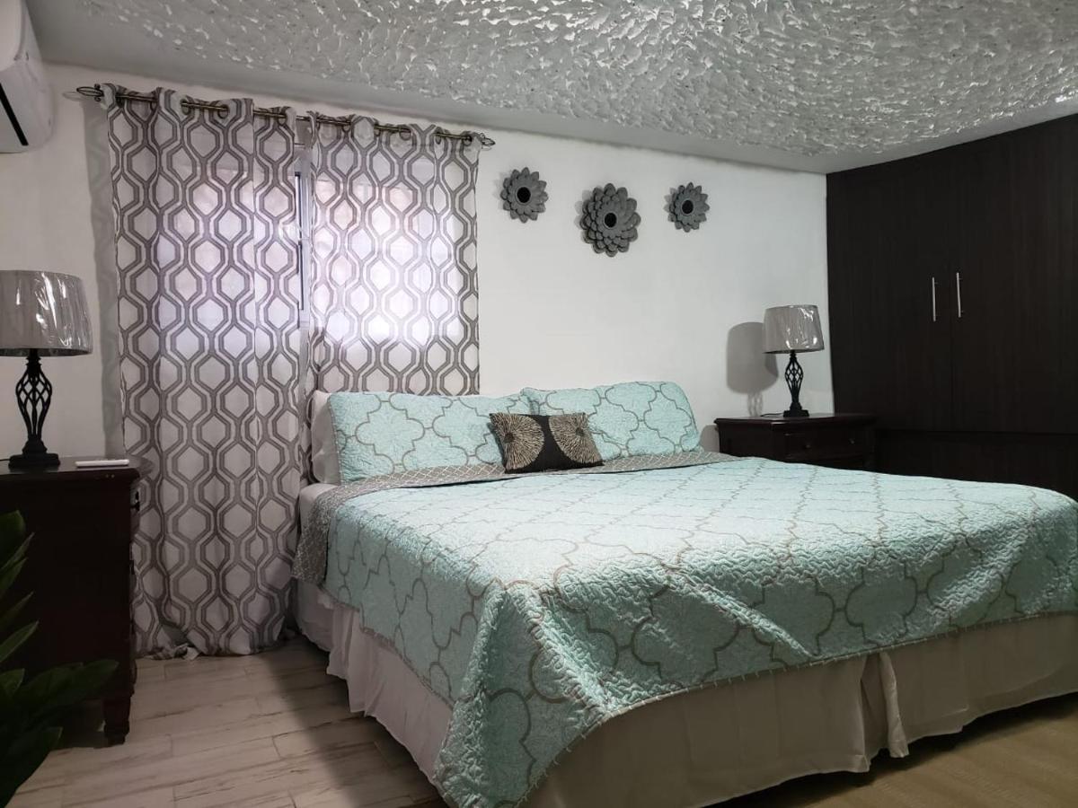 Hill Retreat - Kingston Hotel ภายนอก รูปภาพ