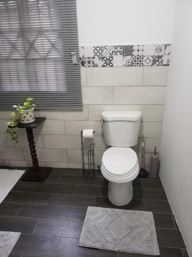 Hill Retreat - Kingston Hotel ภายนอก รูปภาพ